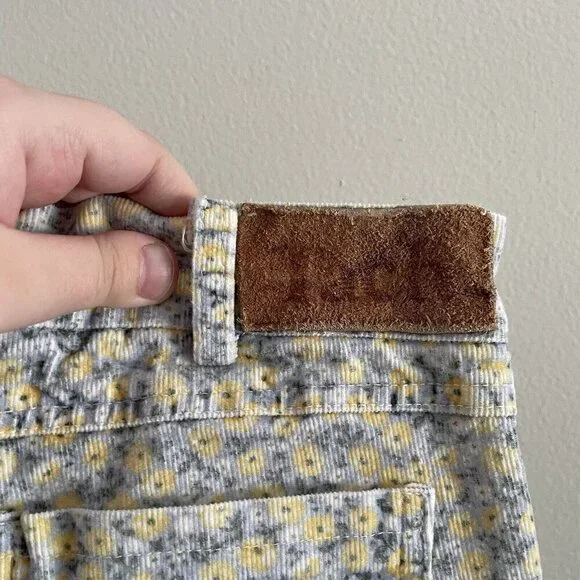 Tach Clothing Womn XS Ditsy Floral High Rise Tapered Crystal Corduroy Ankle Pant - Picture 11 of 14